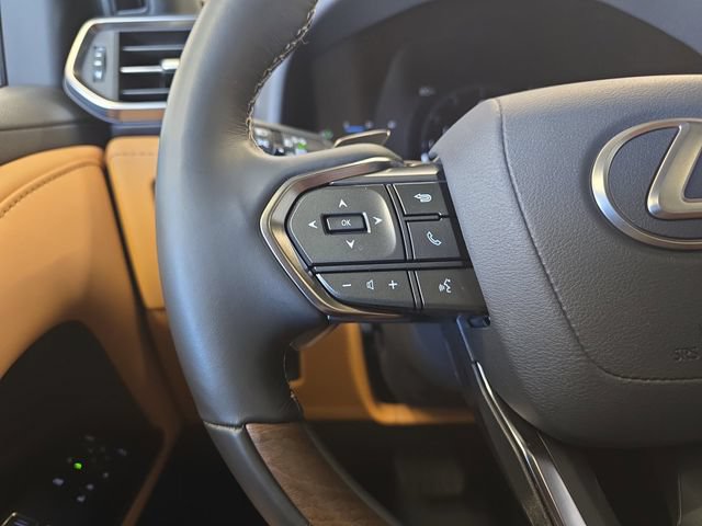 Used 2026 Lexus LX 600 4WD w/ Accessory Package (2T) image 21