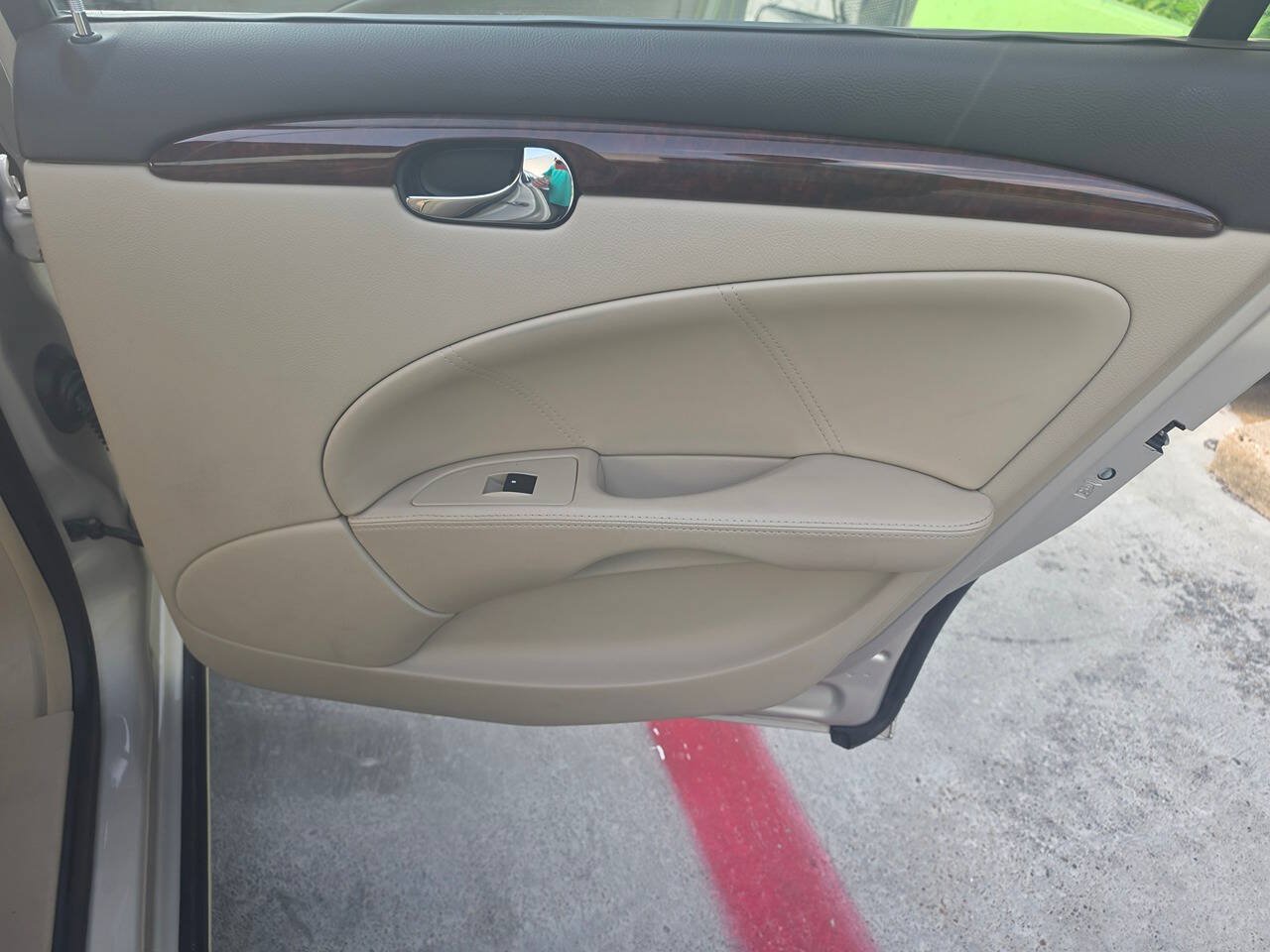 Used 2009 Buick Lucerne CXL w/ Driver Confidence Package FWD image 27