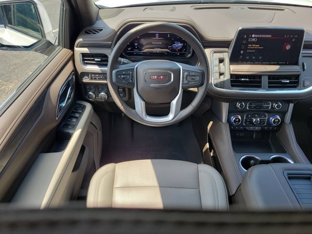 Used 2023 GMC Yukon SLT w/ SLT Premium Package AWD/4WD image 8