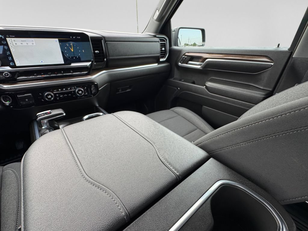 Used 2024 Chevrolet Silverado 1500 RST AWD/4WD image 24