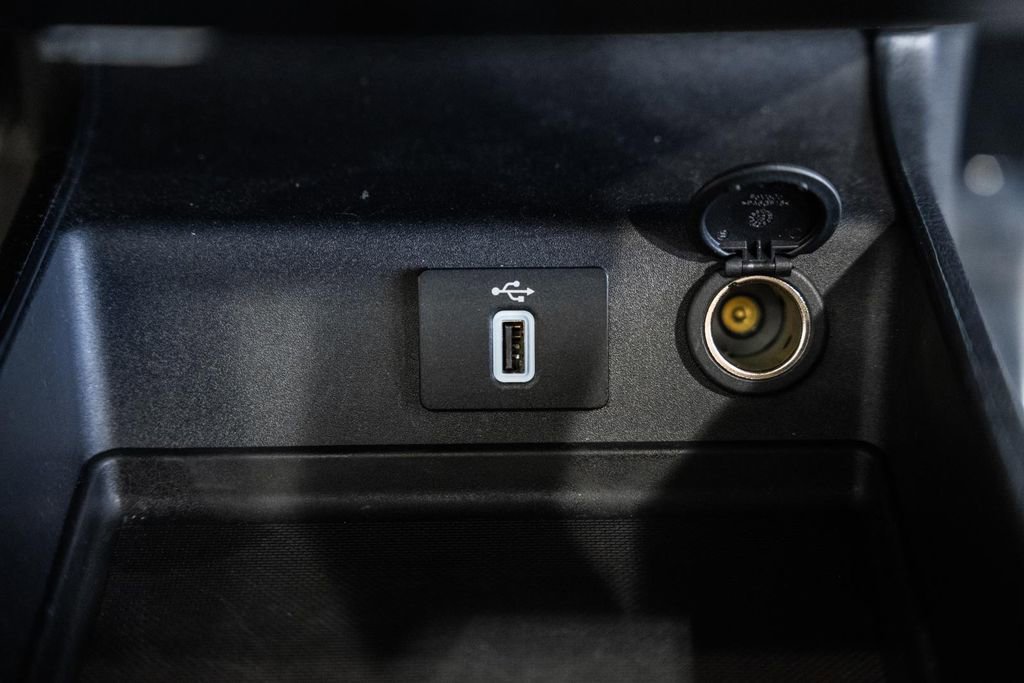 Used 2017 Ford Fusion Titanium image 22