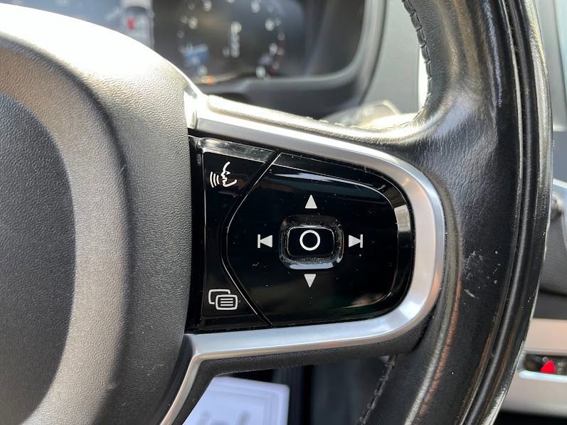Used 2018 Volvo XC90 T6 Momentum w/ Convenience Package image 16