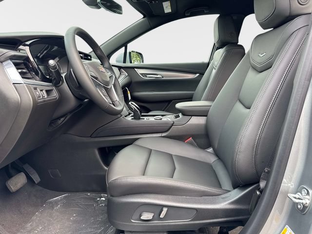 New 2026 Cadillac XT5 Luxury w/ LPO, Floor Liner Package AWD/4WD image 17