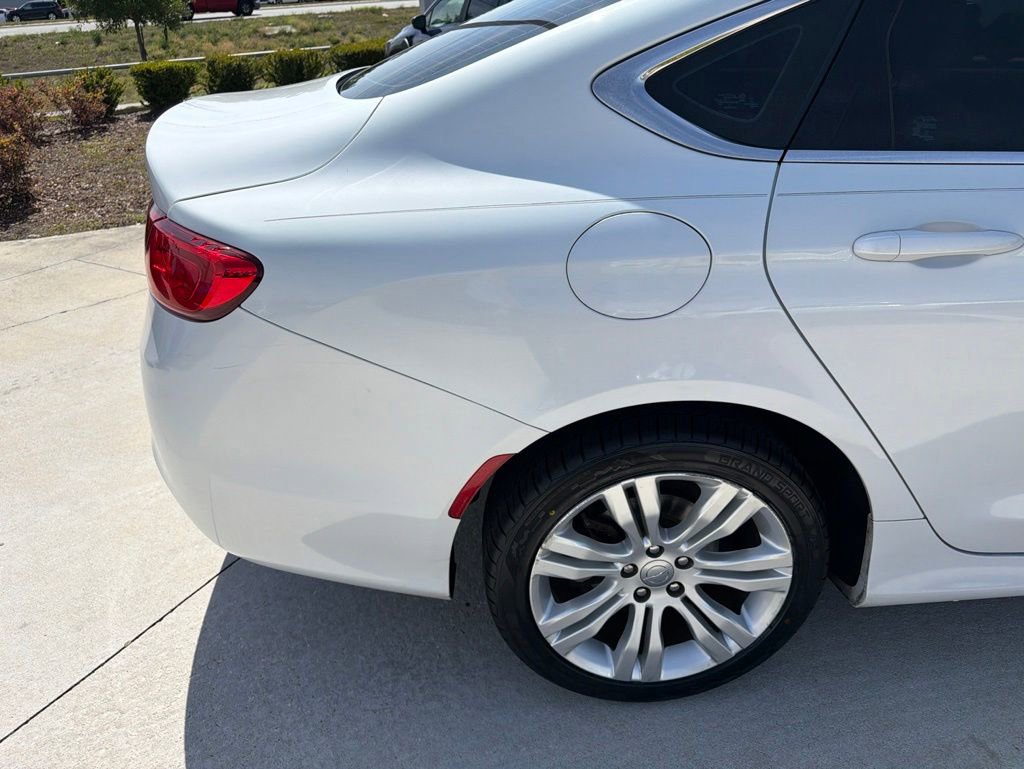 Used 2015 Chrysler 200 Limited w/ Convenience Group FWD image 14