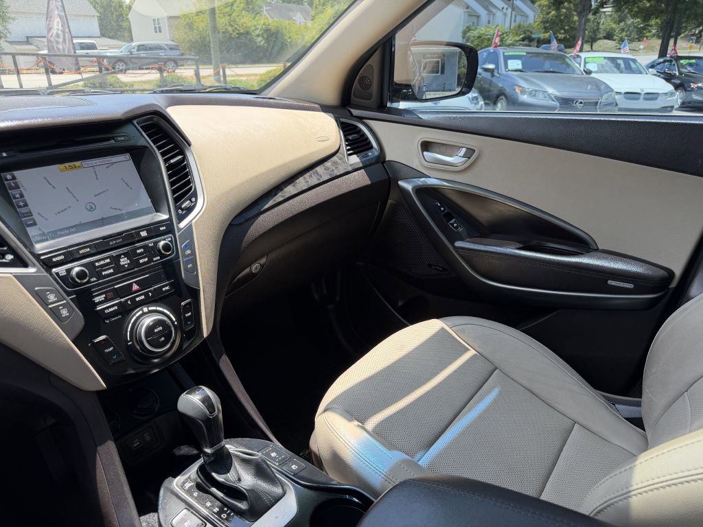 Used 2017 Hyundai Santa Fe Sport w/ 2.4L Tech Package 04 FWD image 14