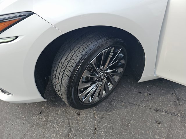 Certified 2024 Lexus ES 350 Ultra Luxury w/ Accessory Package (Z2) image 33