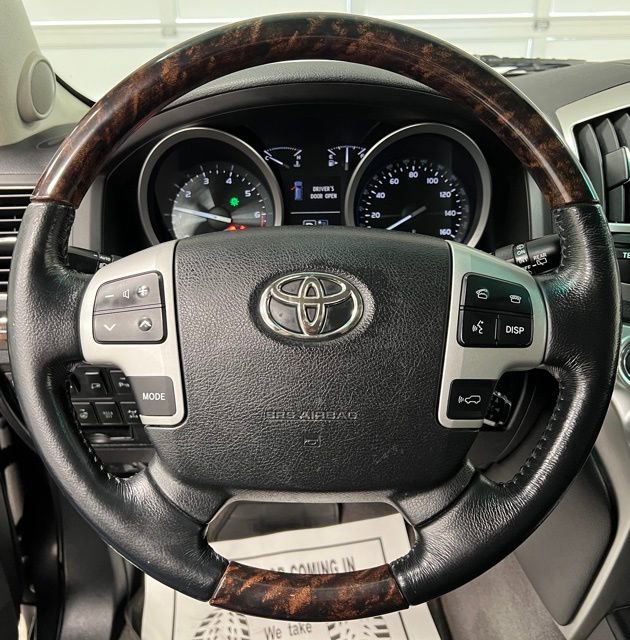 Used 2014 Toyota Land Cruiser image 26