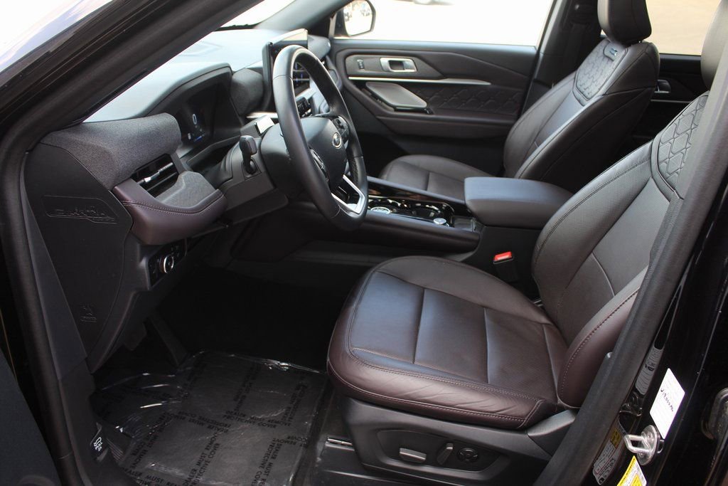 Used 2025 Ford Explorer Platinum w/ LUX Leather Package image 13