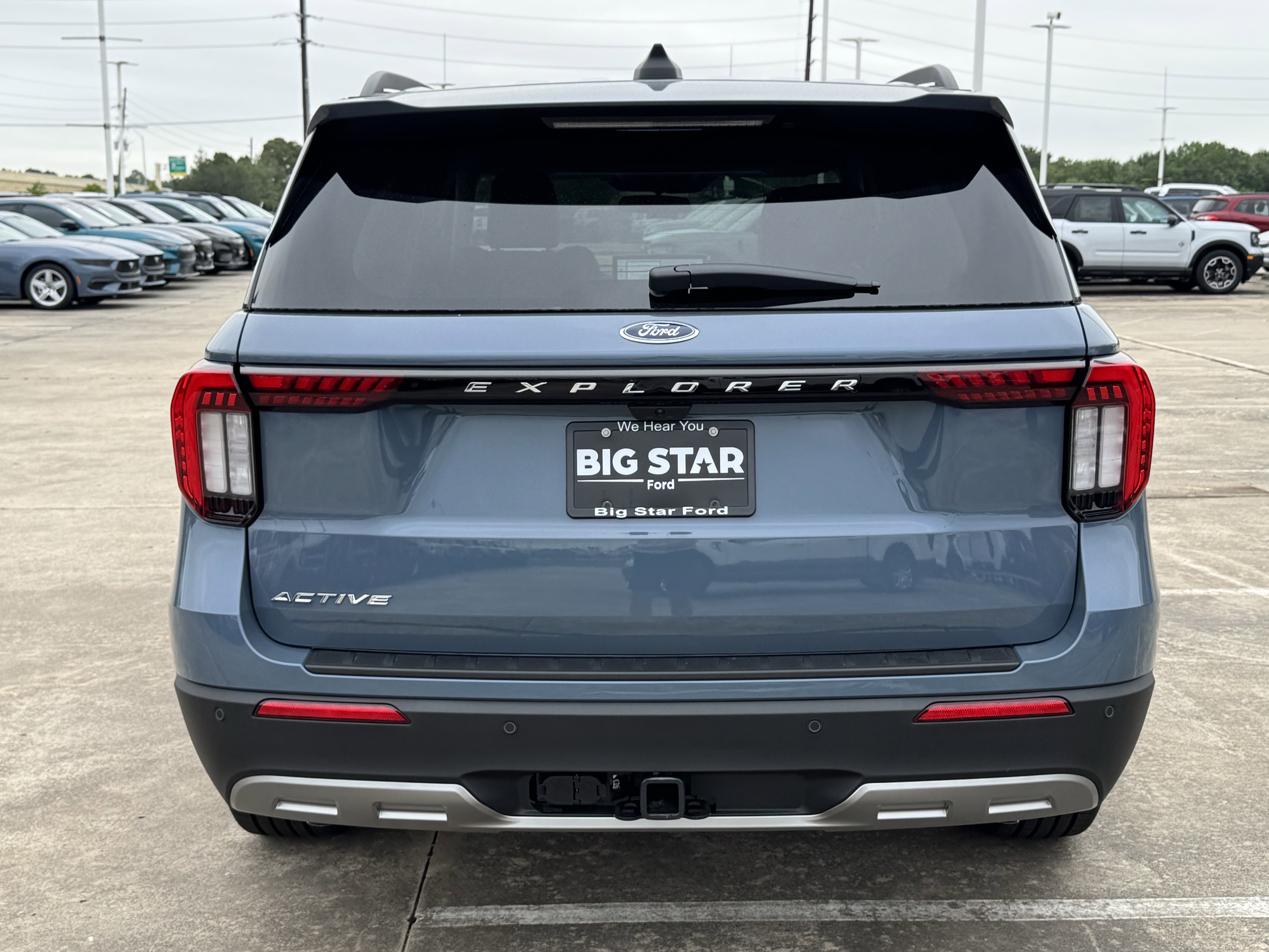New 2026 Ford Explorer Active RWD image 9
