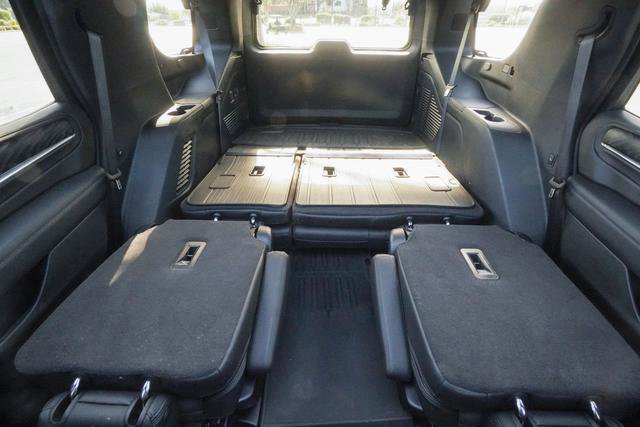 Used 2024 GMC Yukon Denali w/ Advanced Technology Package AWD/4WD image 28