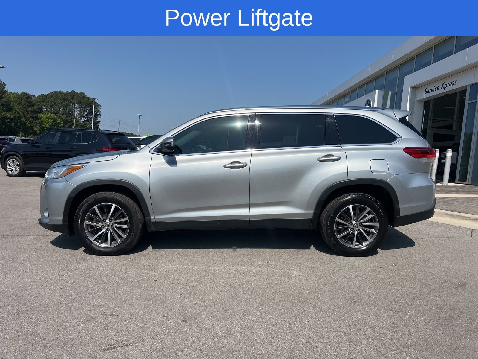 Used 2019 Toyota Highlander XLE FWD image 9