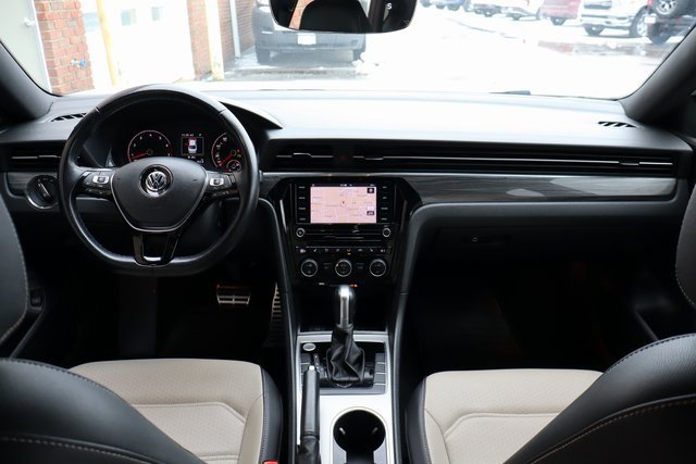 Used 2021 Volkswagen Passat 2.0T R-Line image 37