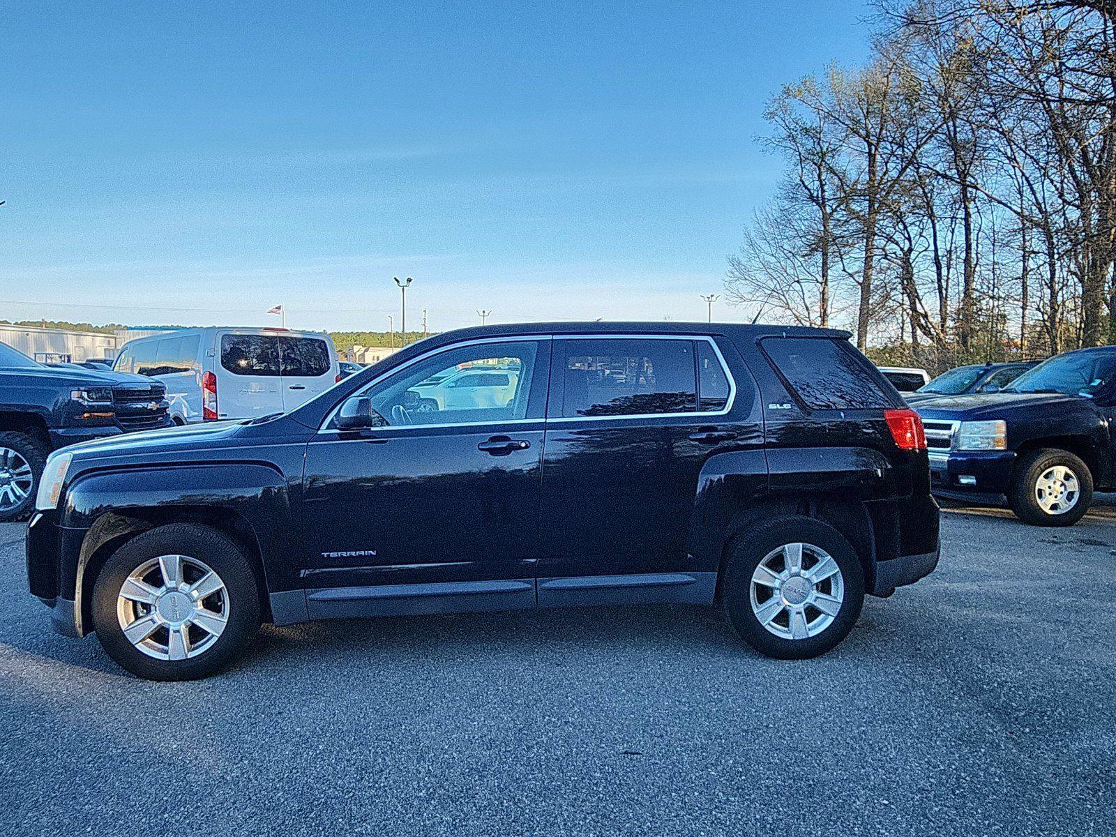 Used 2013 GMC Terrain SLE image 2