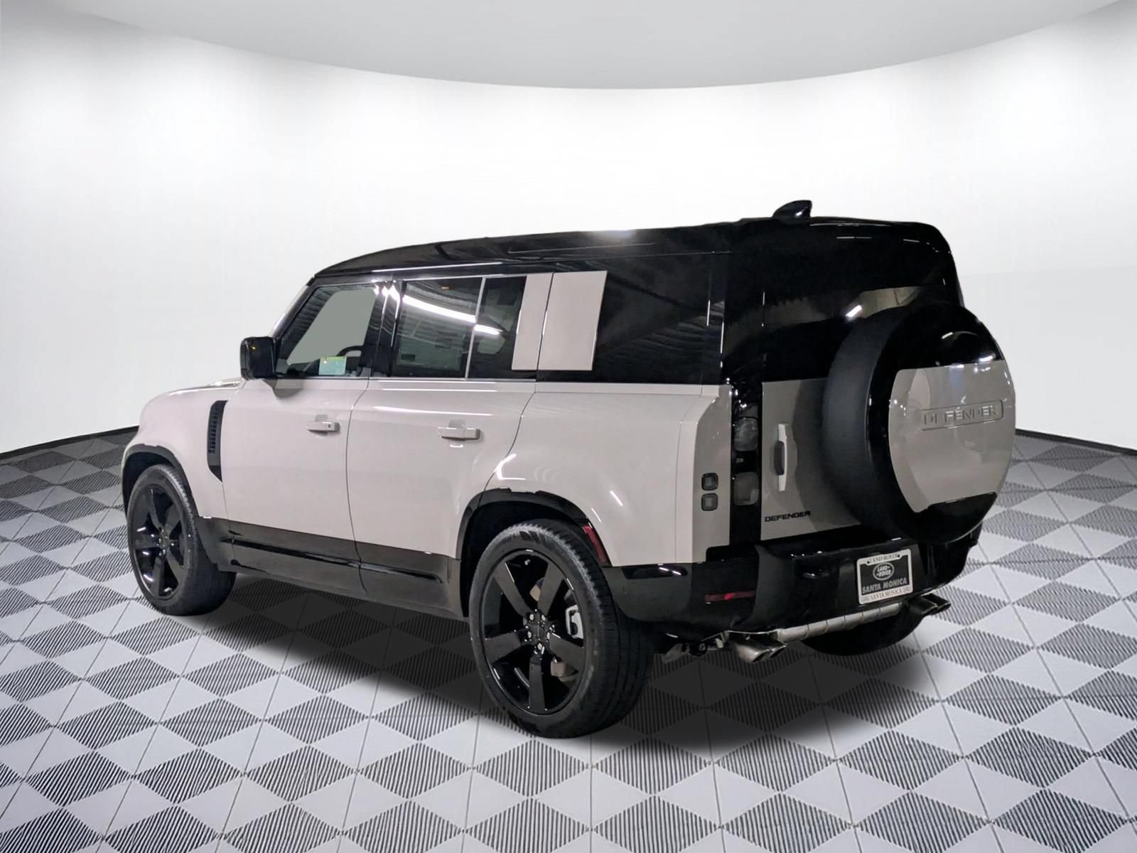 New 2026 Land Rover Defender 110 X-Dynamic SE AWD/4WD image 5