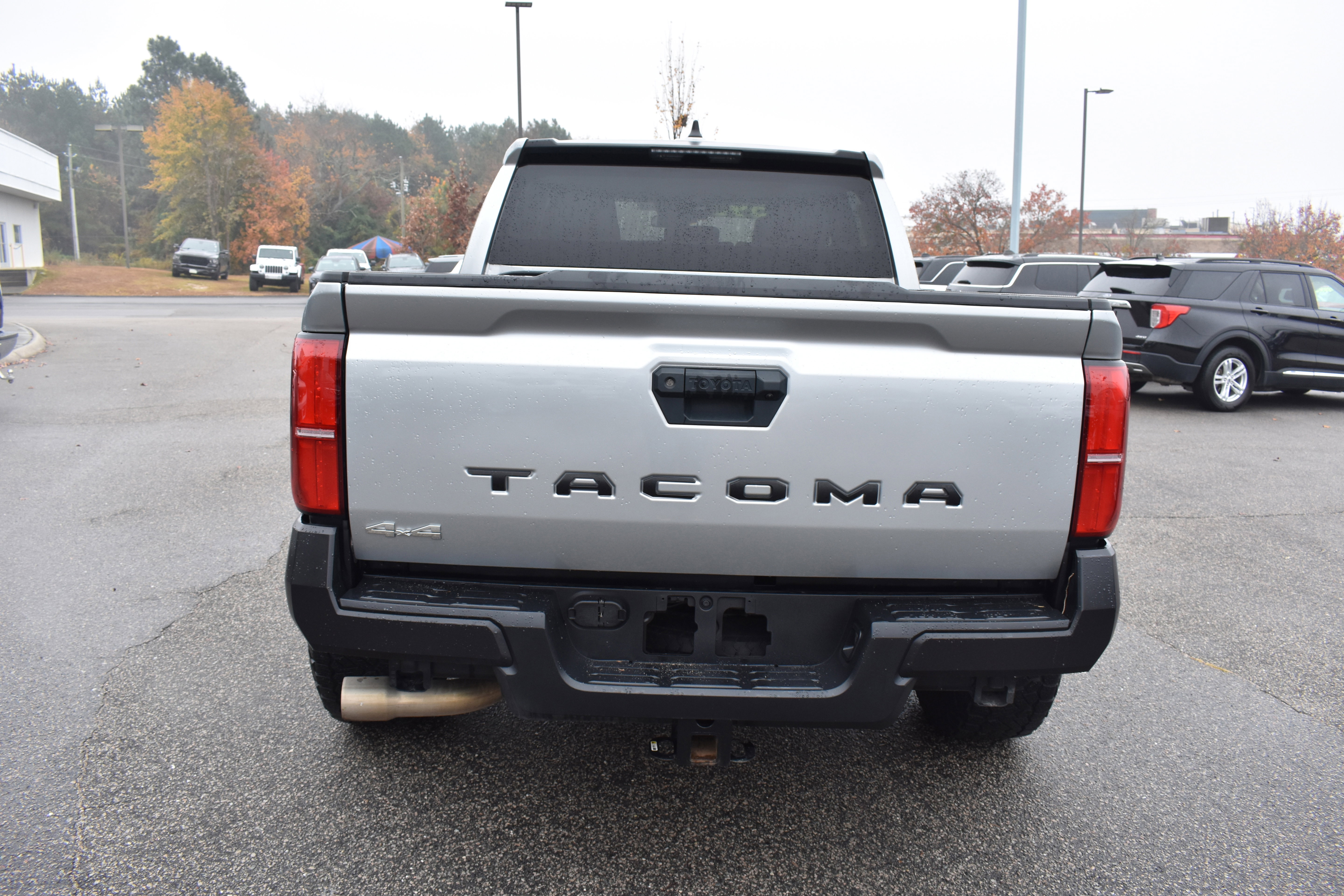 Used 2024 Toyota Tacoma SR image 8