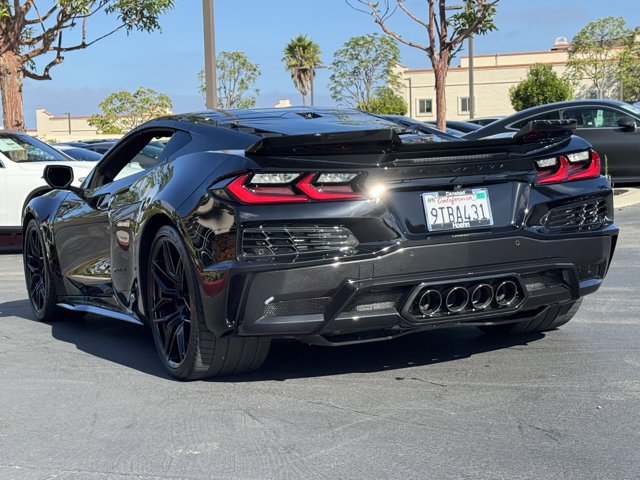 Used 2025 Chevrolet Corvette Z06 w/ Stealth Interior Trim Package RWD image 11
