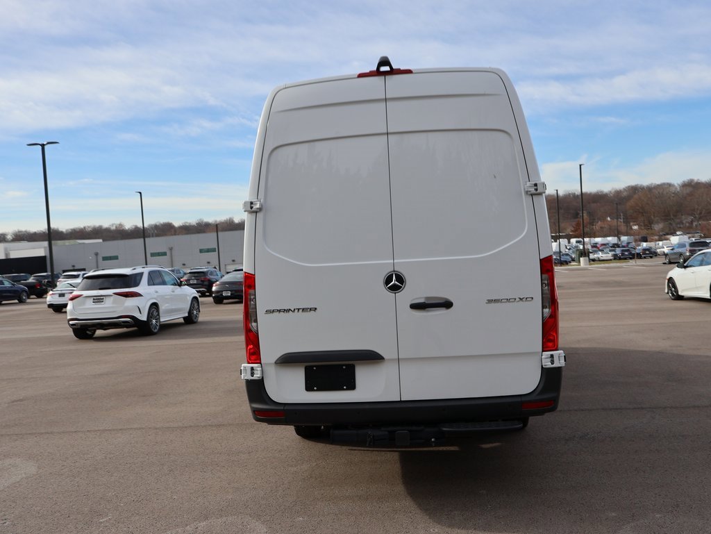 Used 2024 Mercedes-Benz Sprinter 3500 image 13