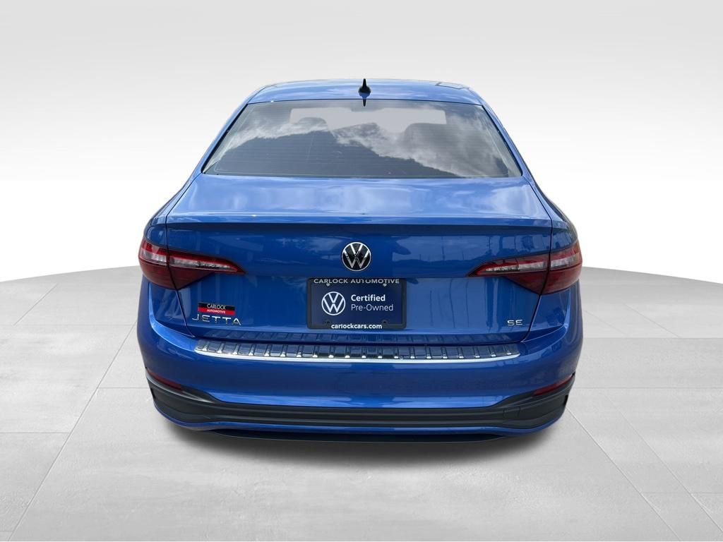Certified 2022 Volkswagen Jetta SE w/ Panoramic Sunroof Package FWD image 6