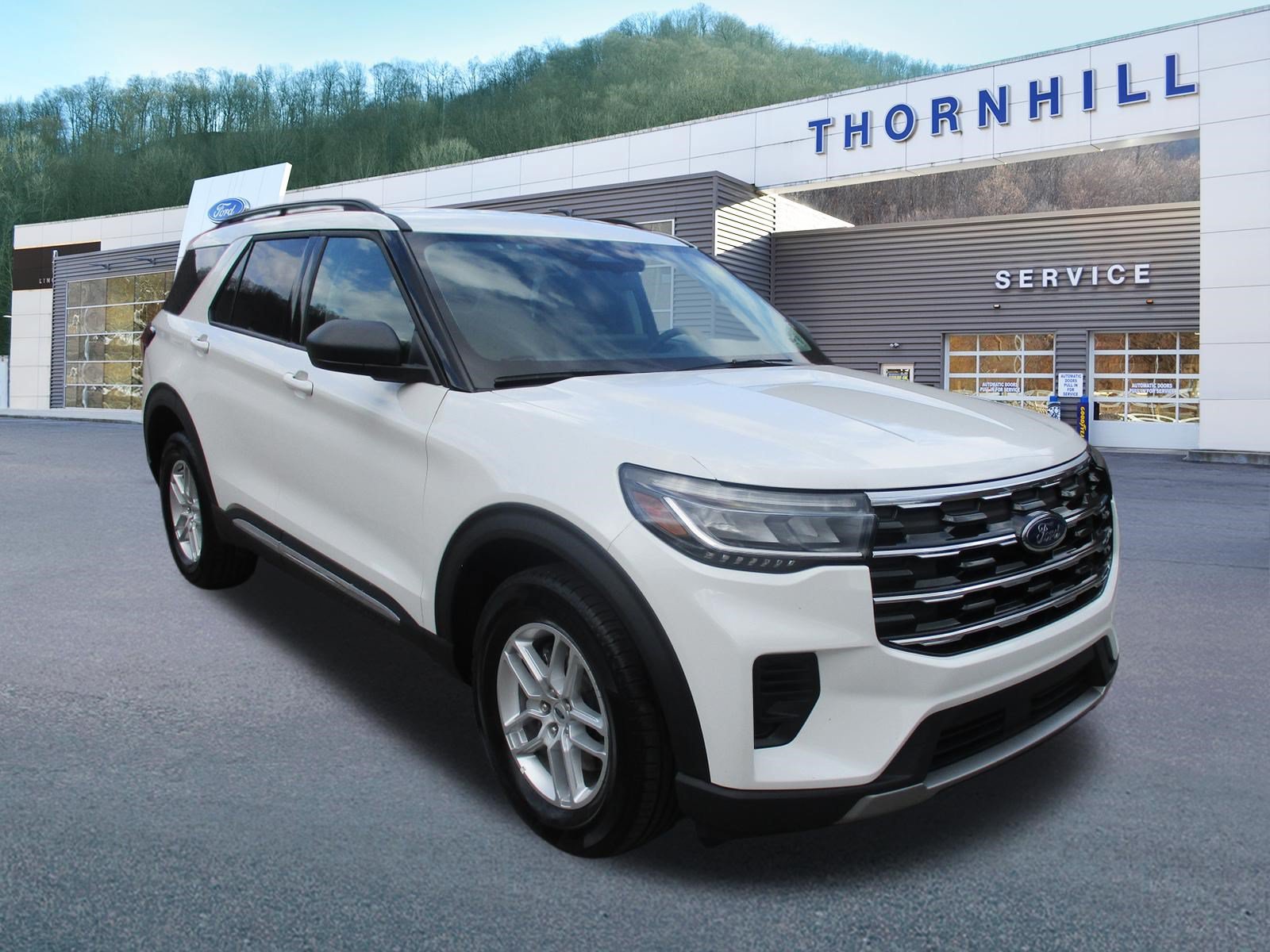 Used 2025 Ford Explorer Active AWD/4WD image 1