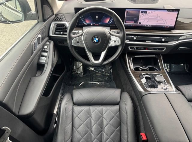 Used 2024 BMW X7 xDrive40i AWD/4WD image 19