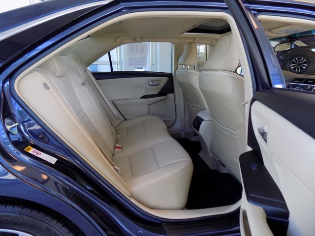 Used 2017 Toyota Camry XLE w/ Moonroof Package FWD image 25