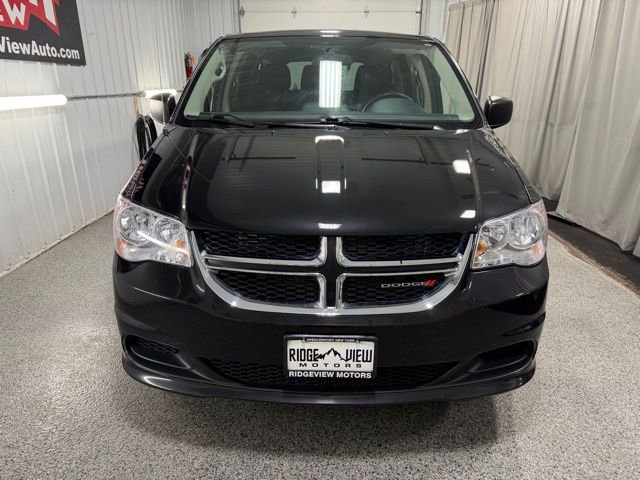 Used 2017 Dodge Grand Caravan SE image 2