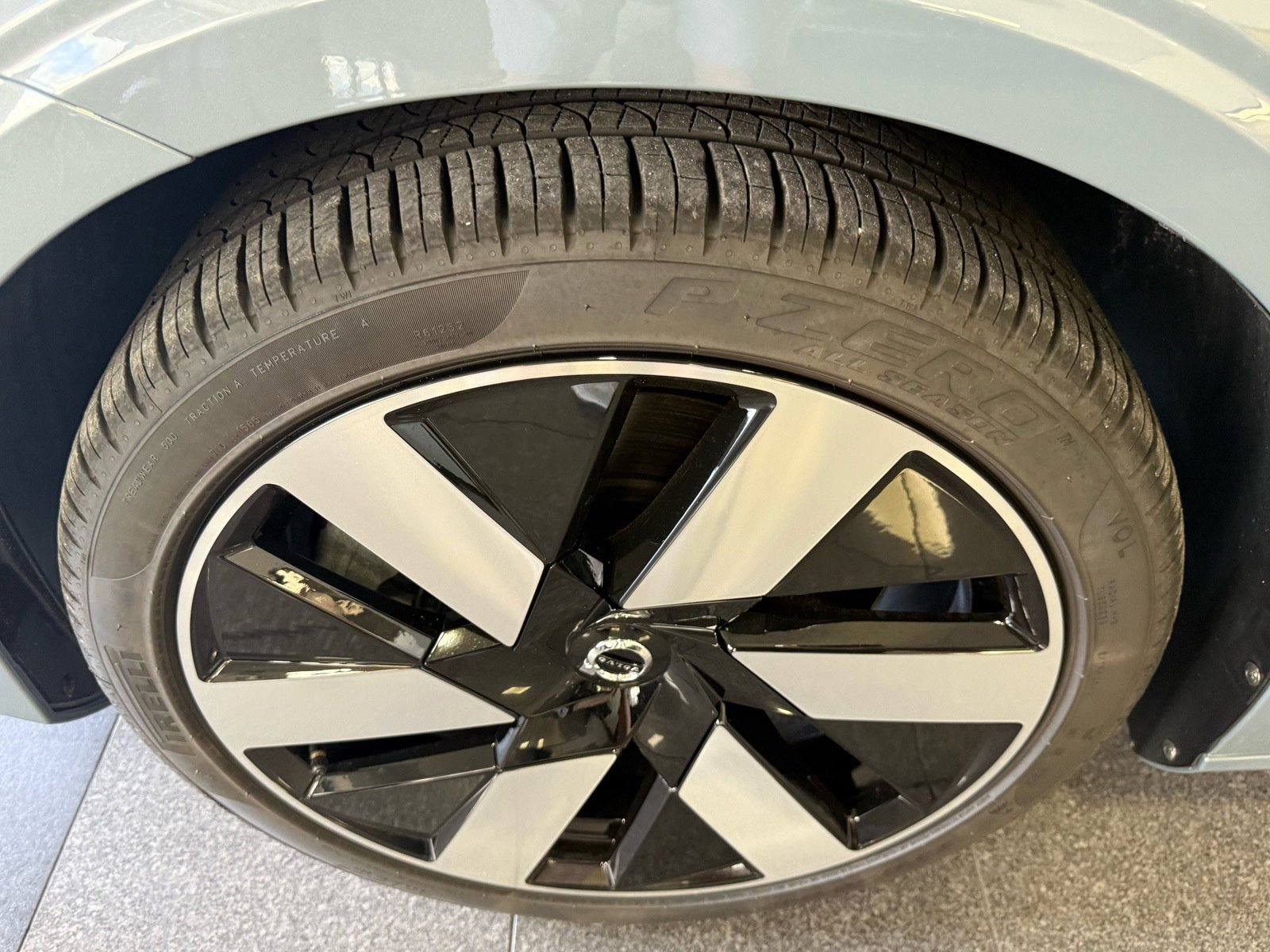 Used 2024 Volvo S60 T8 Plus w/ Climate Package image 54