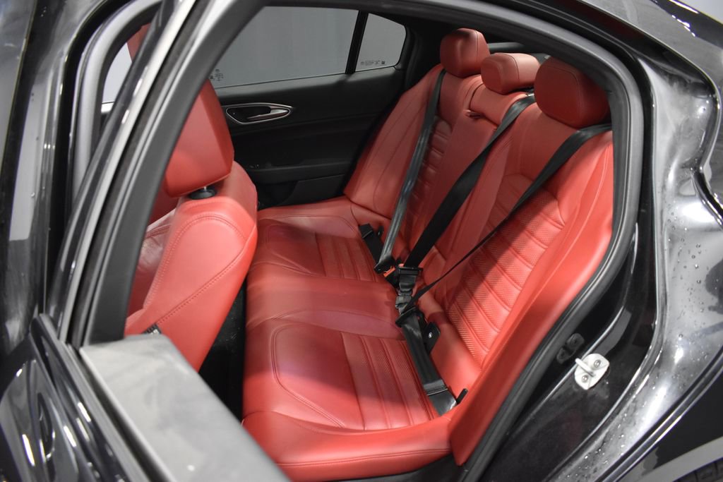 Used 2022 Alfa Romeo Giulia Veloce image 32