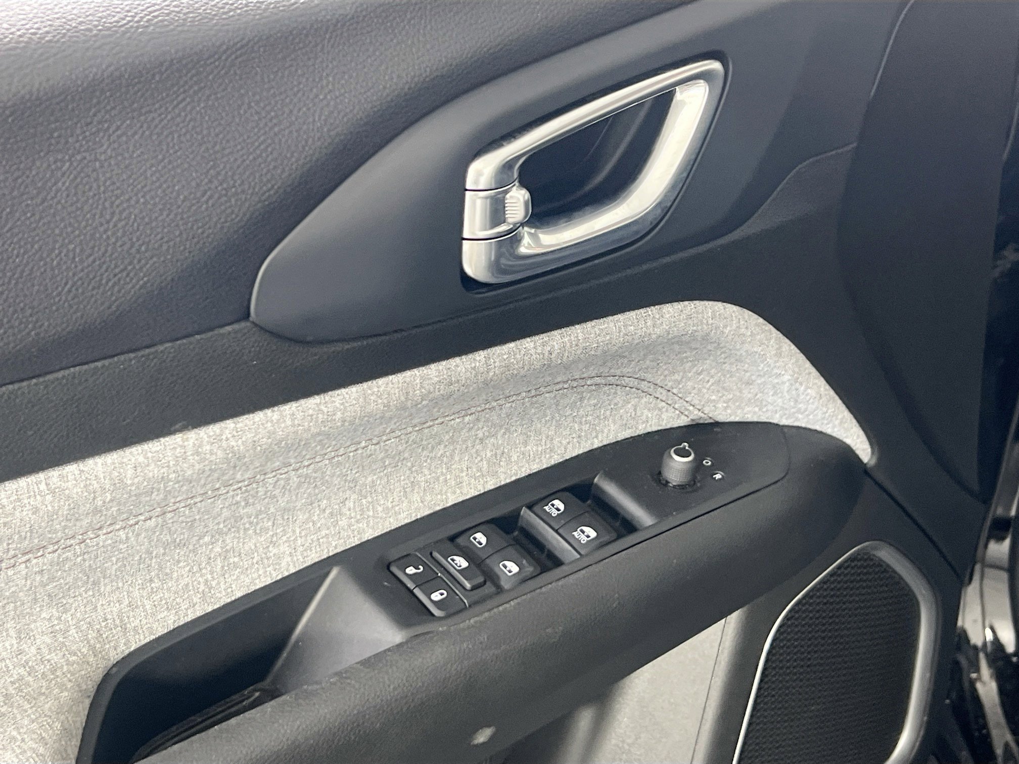 Used 2022 Jeep Compass Latitude image 17