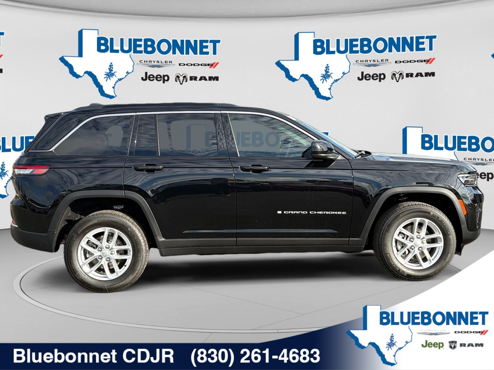 New 2026 Jeep Grand Cherokee Laredo X RWD image 4
