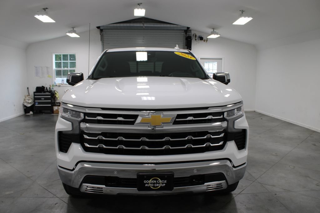 Used 2025 Chevrolet Silverado 1500 LTZ w/ LTZ Premium Package AWD/4WD image 3