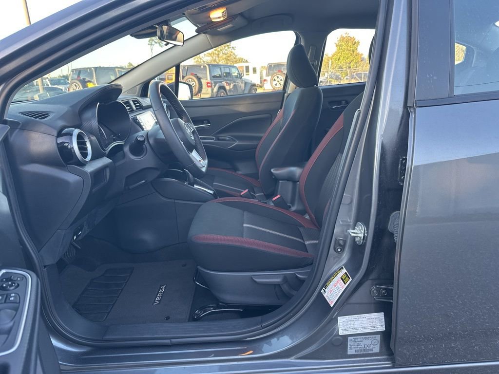 Used 2024 Nissan Versa SR image 13