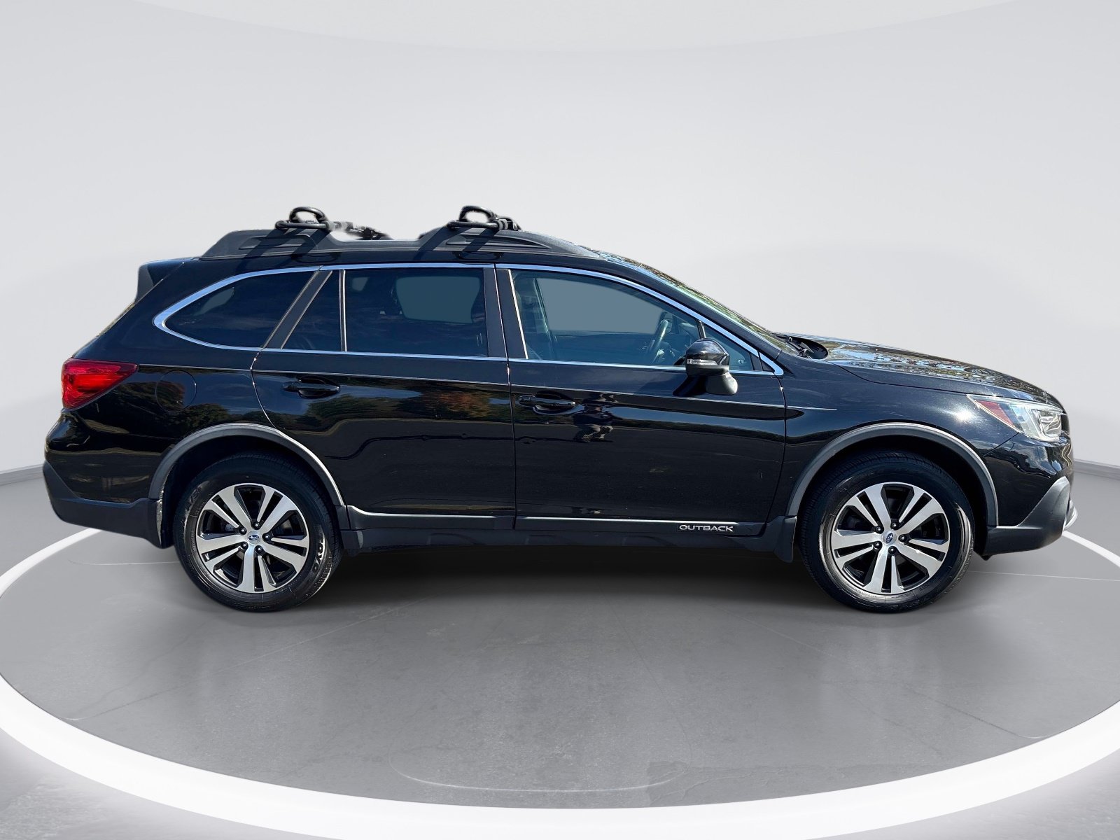 Used 2018 Subaru Outback 2.5i Limited AWD/4WD image 9