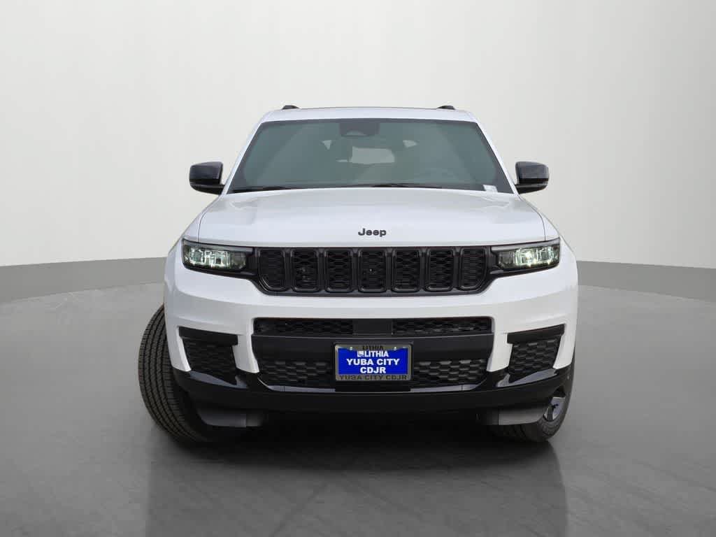 New 2025 Jeep Grand Cherokee L Altitude AWD/4WD image 2