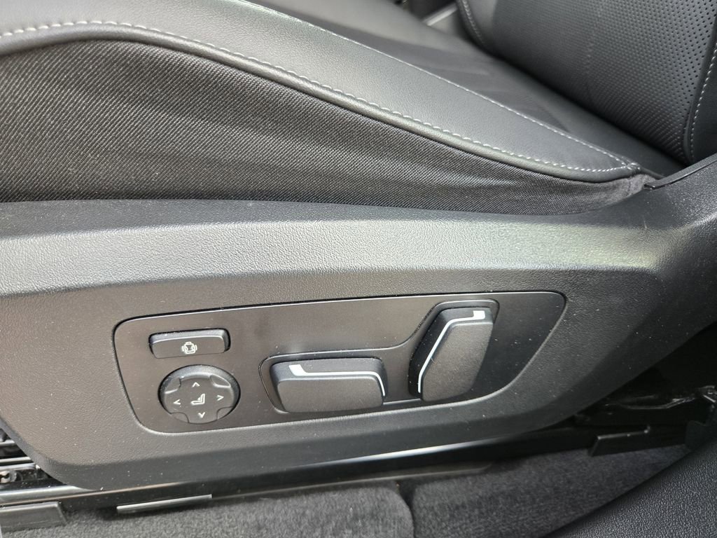 Certified 2025 BMW X3 xDrive30i w/ Premium Package image 26