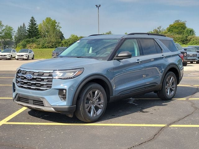 New 2026 Ford Explorer Active w/ Active Comfort Package AWD/4WD image 2