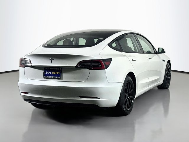Used 2023 Tesla Model 3 Standard Range RWD image 7