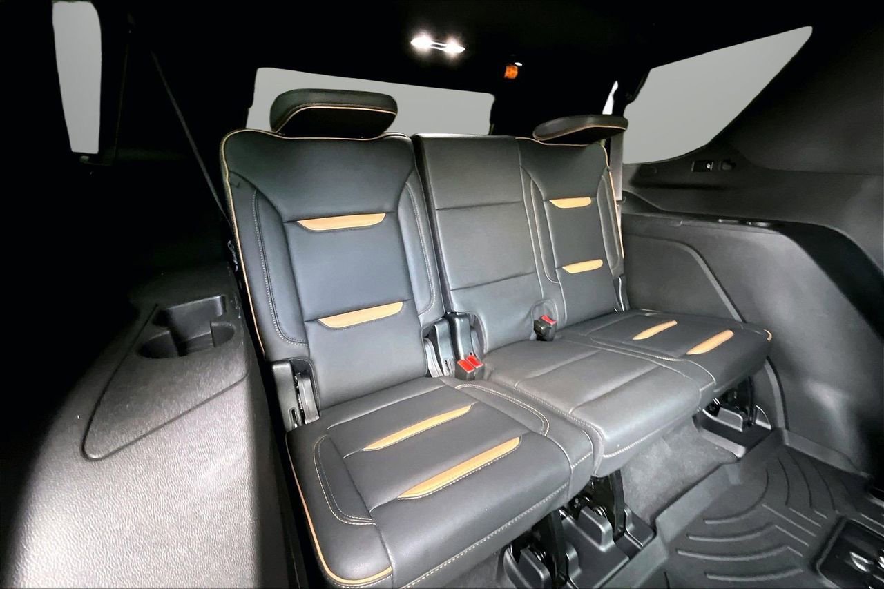 Used 2023 GMC Yukon AT4 w/ Technology Package AWD/4WD image 26