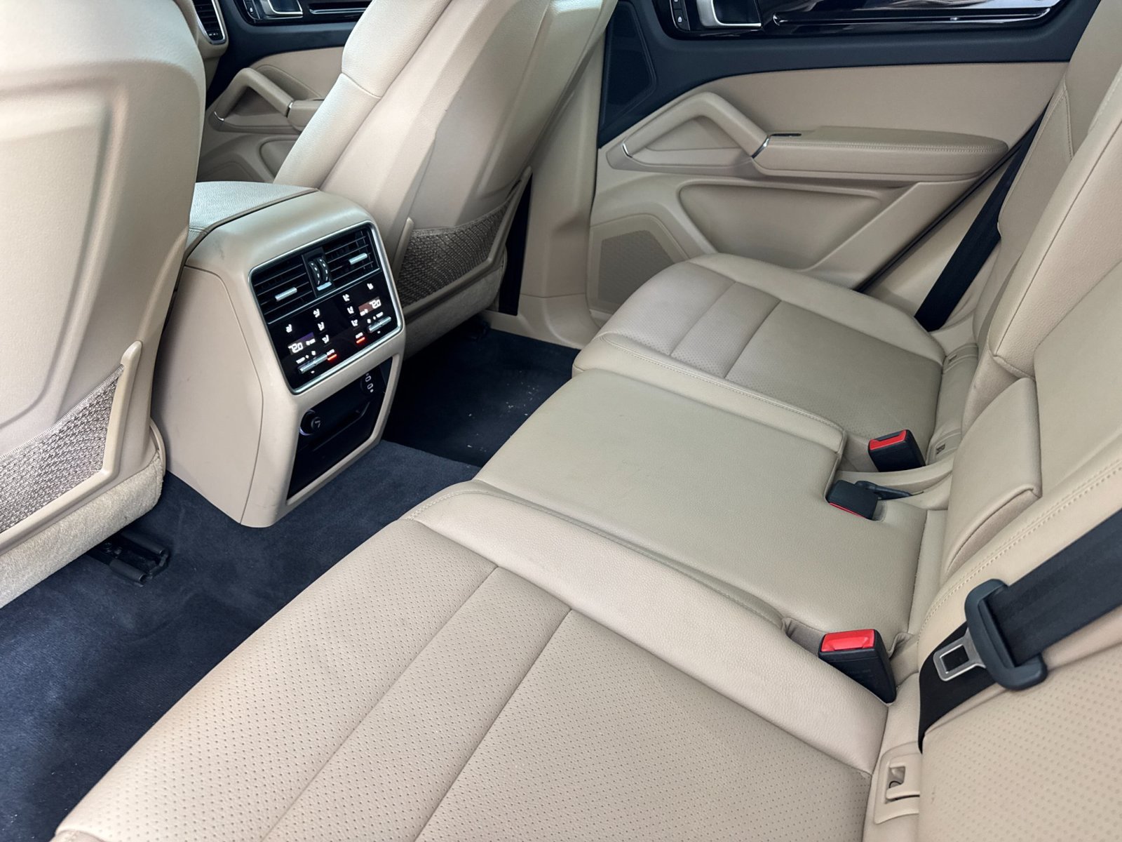 Certified 2023 Porsche Cayenne AWD/4WD image 13