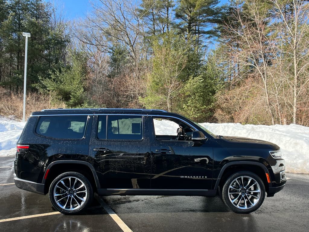 Used 2022 Jeep Wagoneer Series III w/ Premium Group I image 6