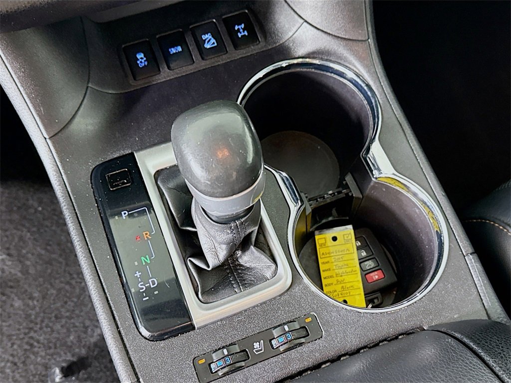 Used 2015 Toyota Highlander Limited image 17