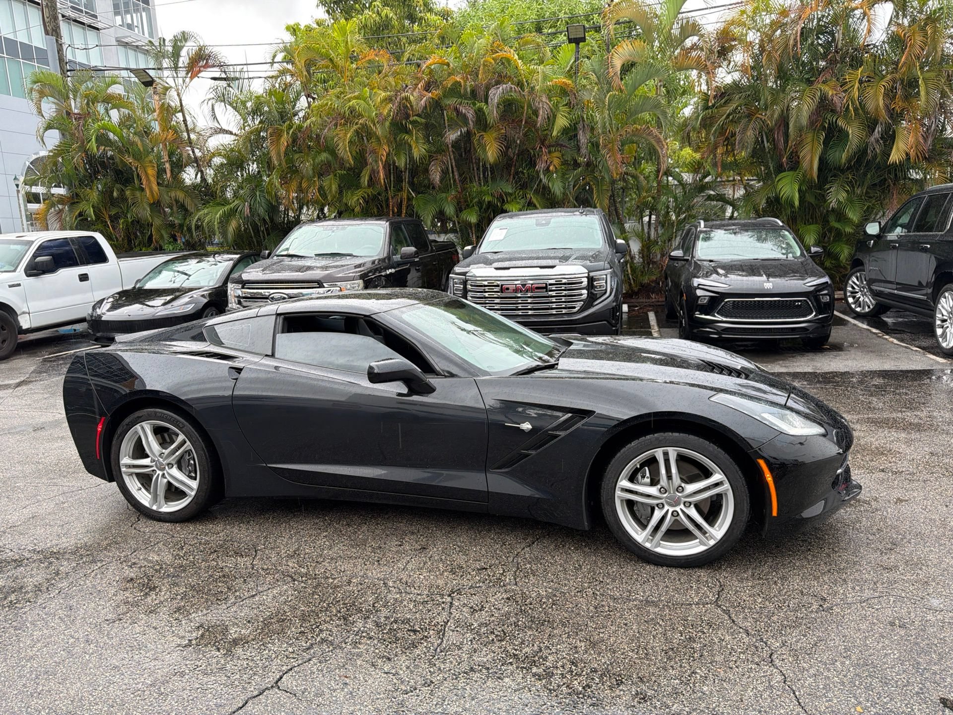 Used 2017 Chevrolet Corvette Stingray Coupe w/ 1LT RWD image 4