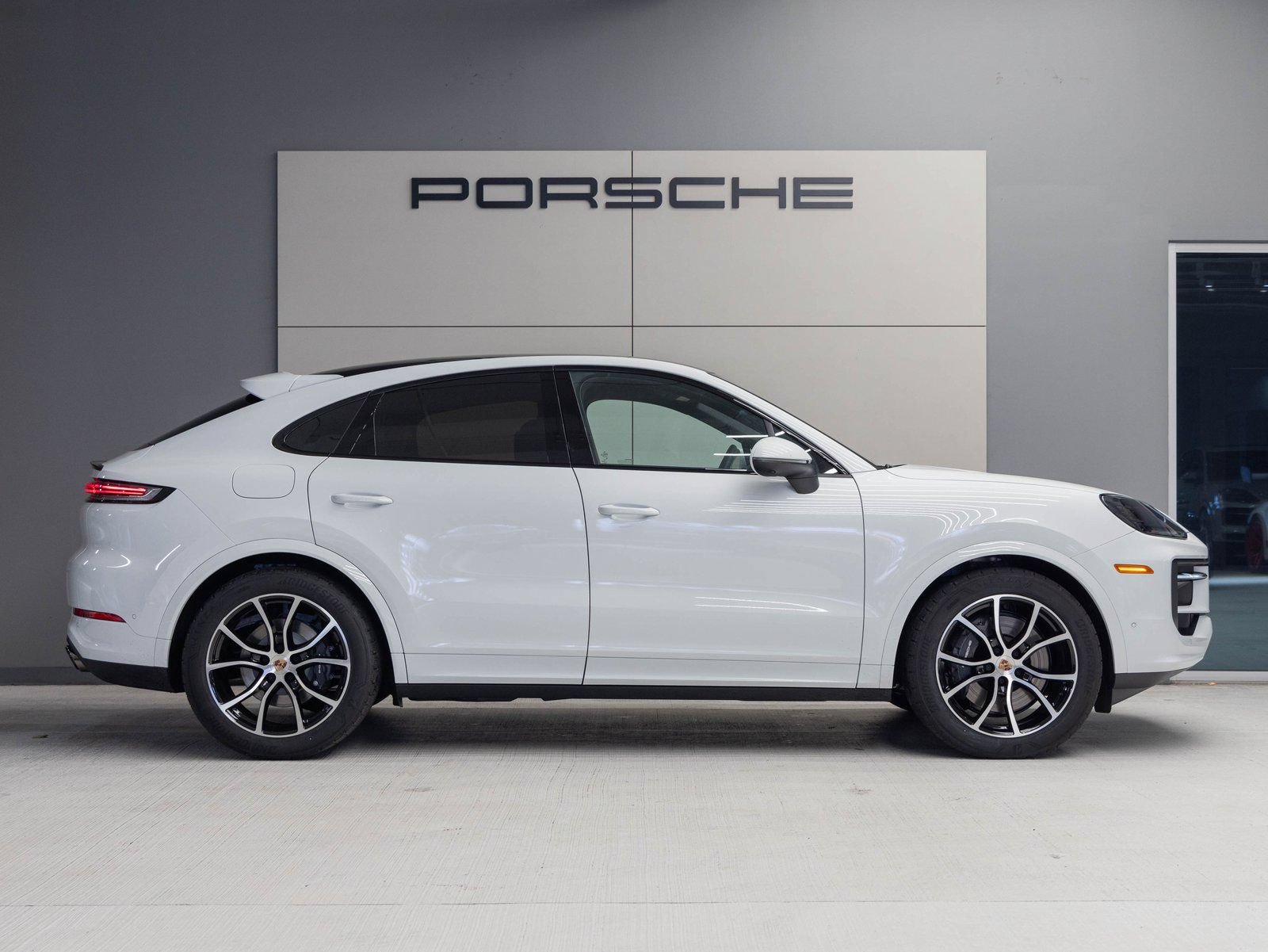 Certified 2026 Porsche Cayenne Coupe AWD/4WD image 8