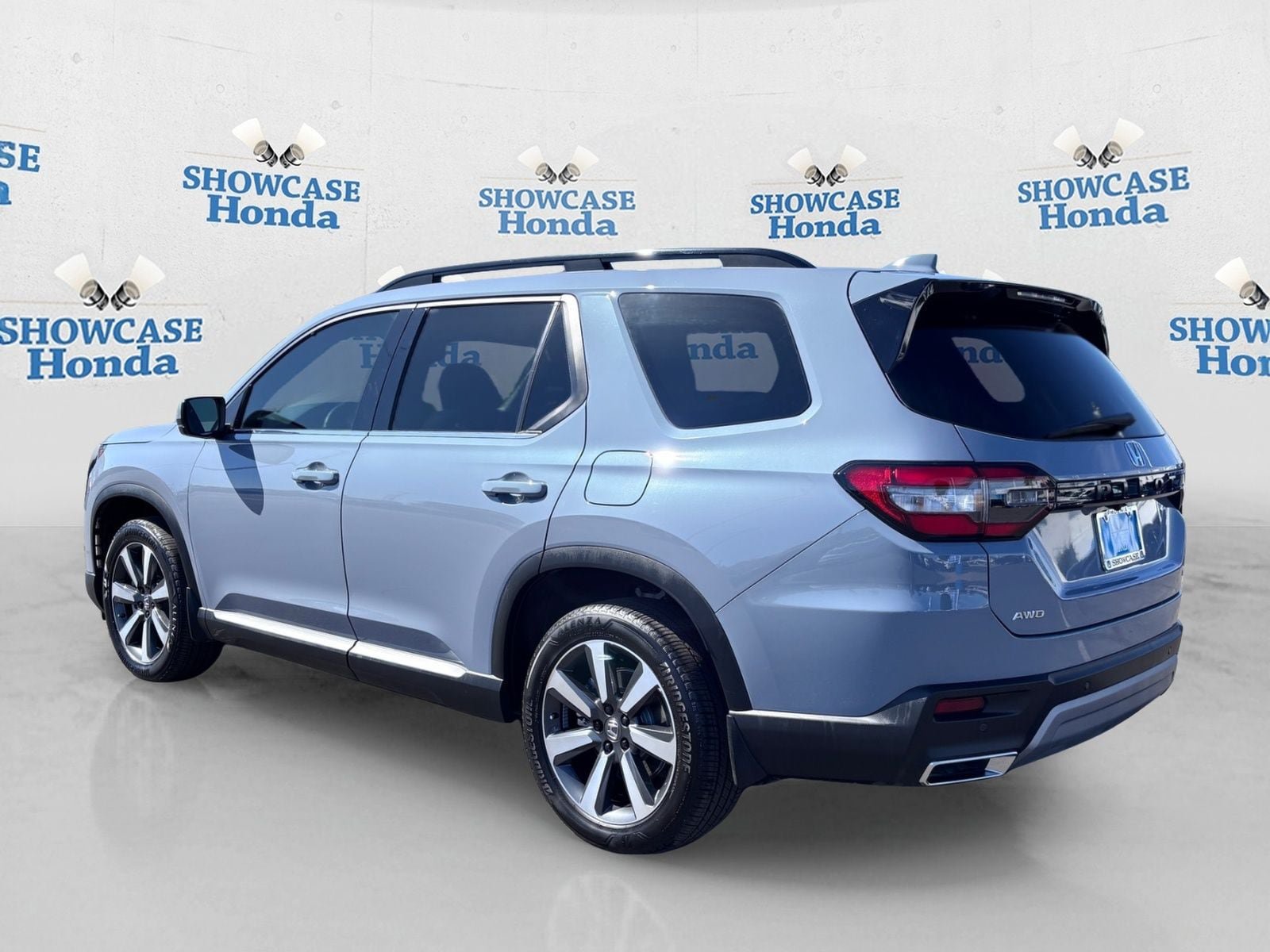 Certified 2025 Honda Pilot Touring image 5
