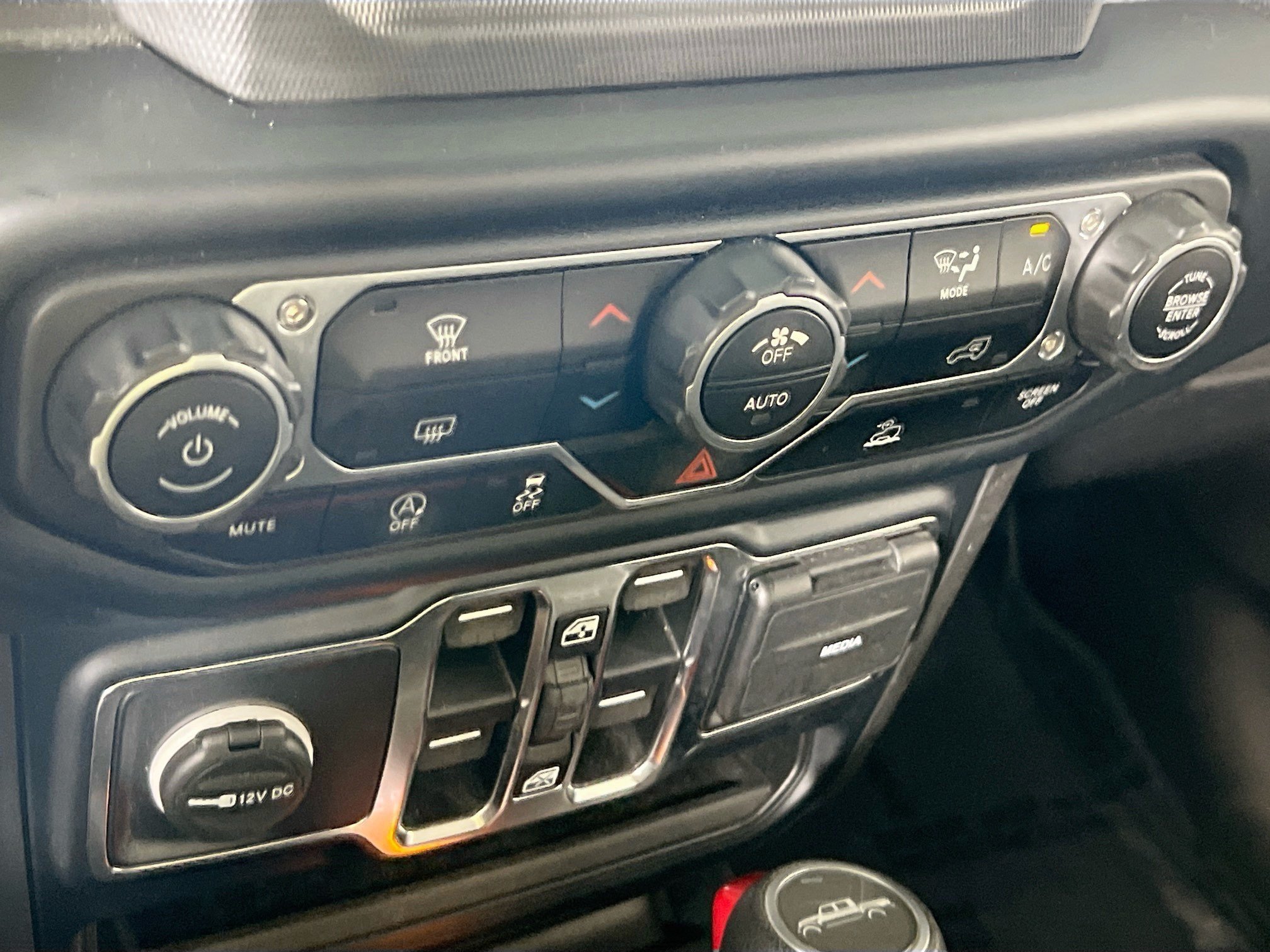 Used 2023 Jeep Gladiator Sport AWD/4WD image 15