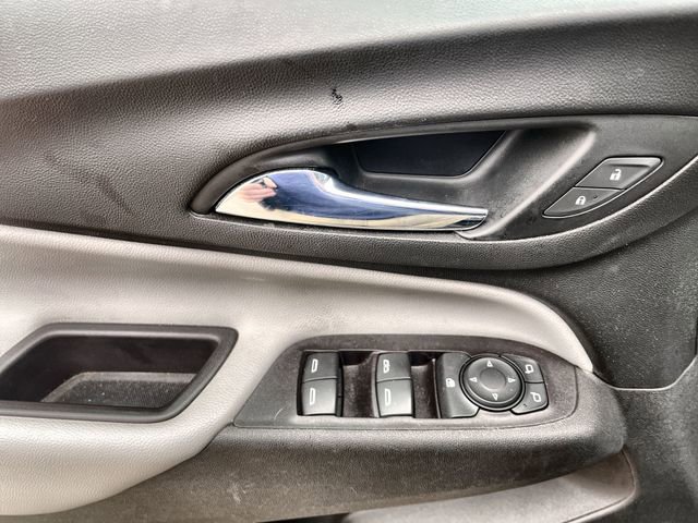 Used 2021 Chevrolet Equinox LS w/ LPO, Blackout Package image 17