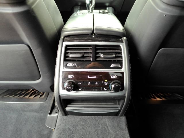 Used 2019 BMW 750i w/ Executive Package RWD image 33