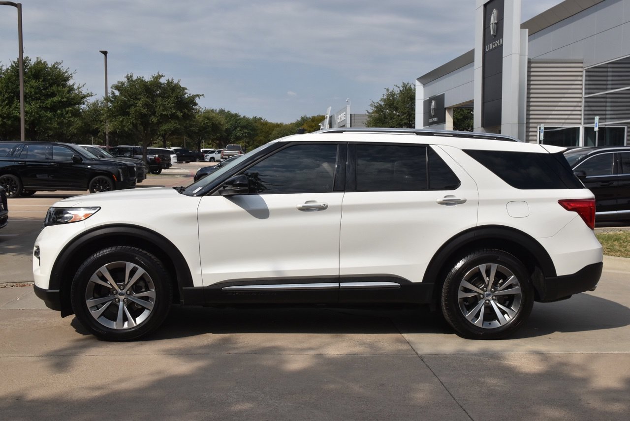 Used 2020 Ford Explorer Platinum w/ Premium Technology Package AWD/4WD image 12