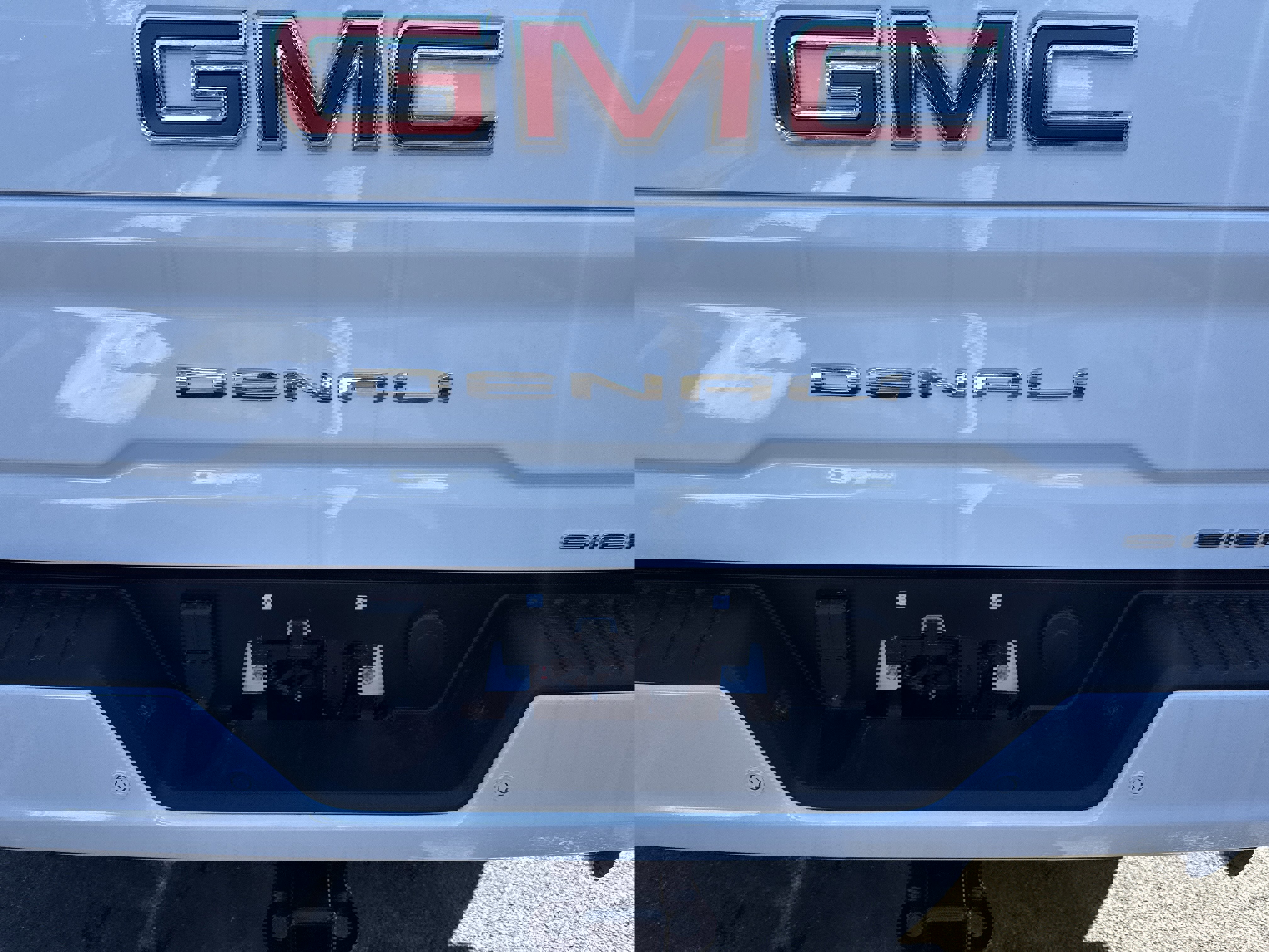 New 2026 GMC Sierra 2500 Denali w/ Denali Reserve Package image 4