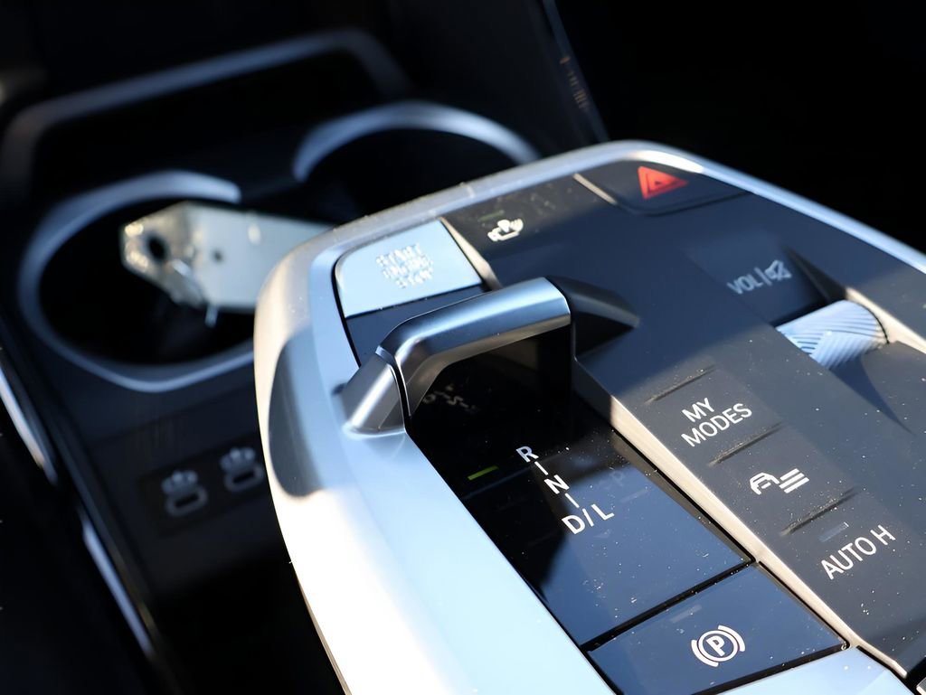 Certified 2025 BMW X2 xDrive28i w/ Technology Package image 29